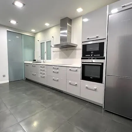 Grand View Zurriola Apartman